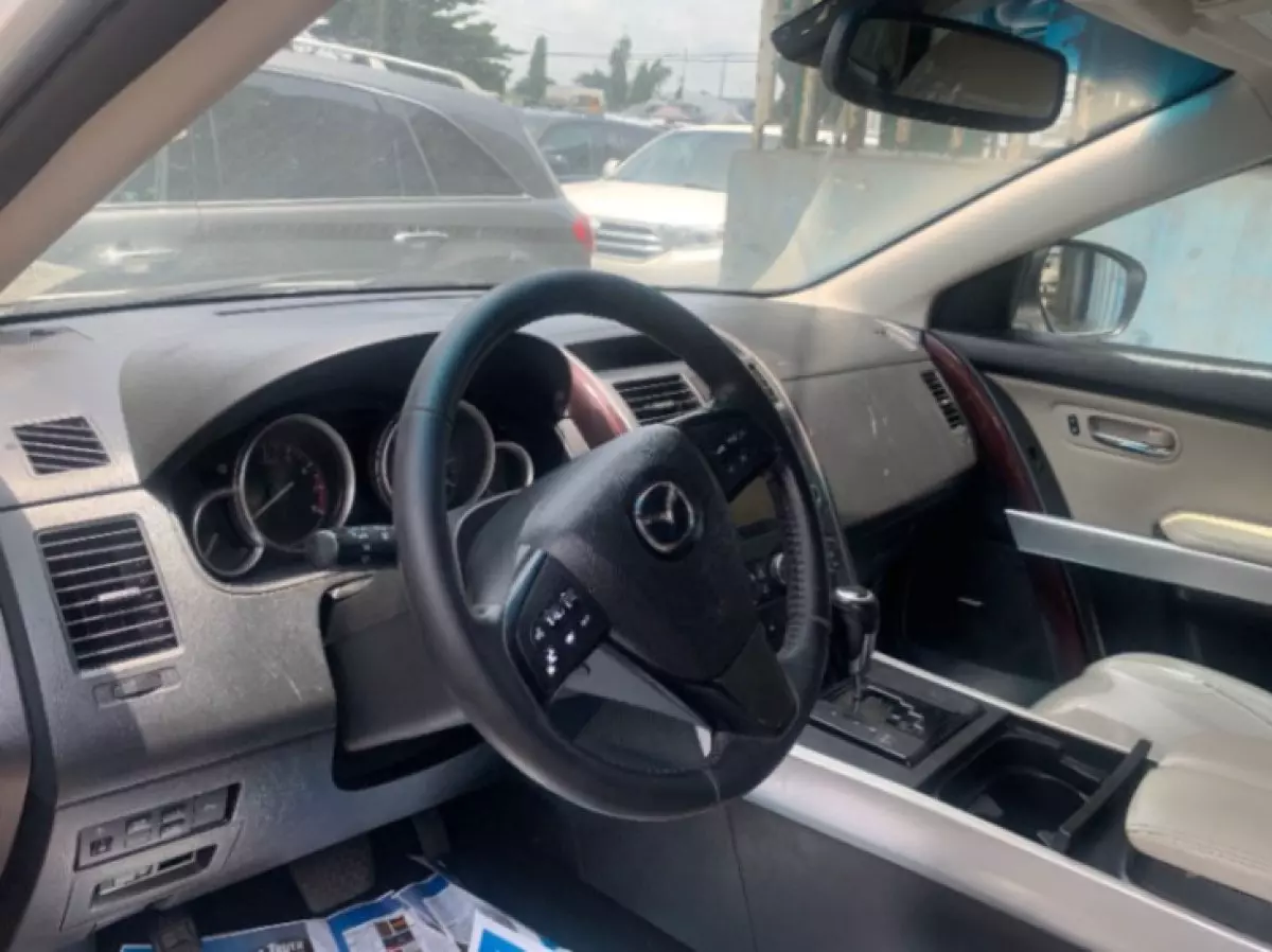 interiorFront