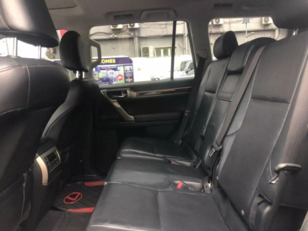 interiorBack