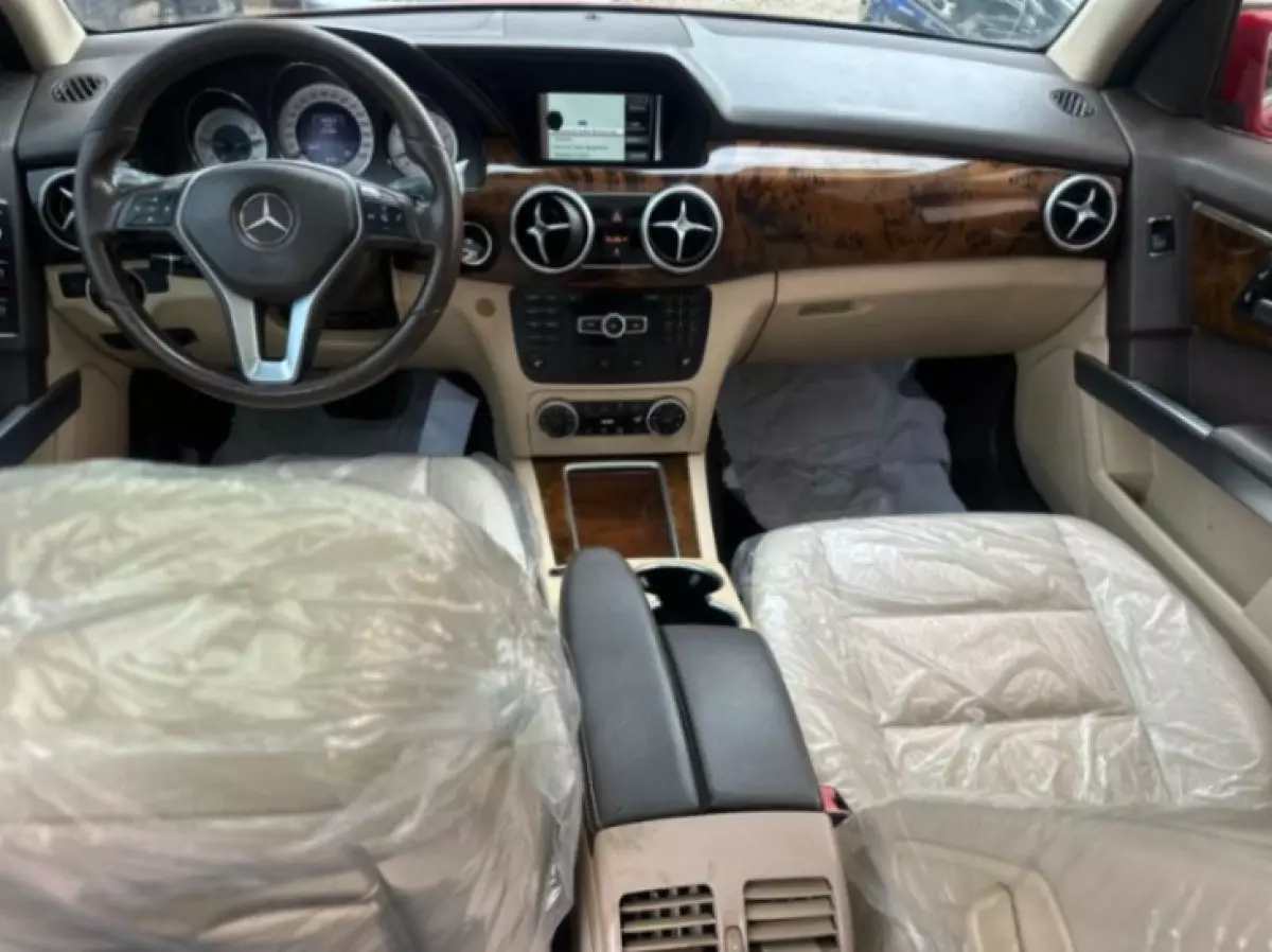 interiorFront