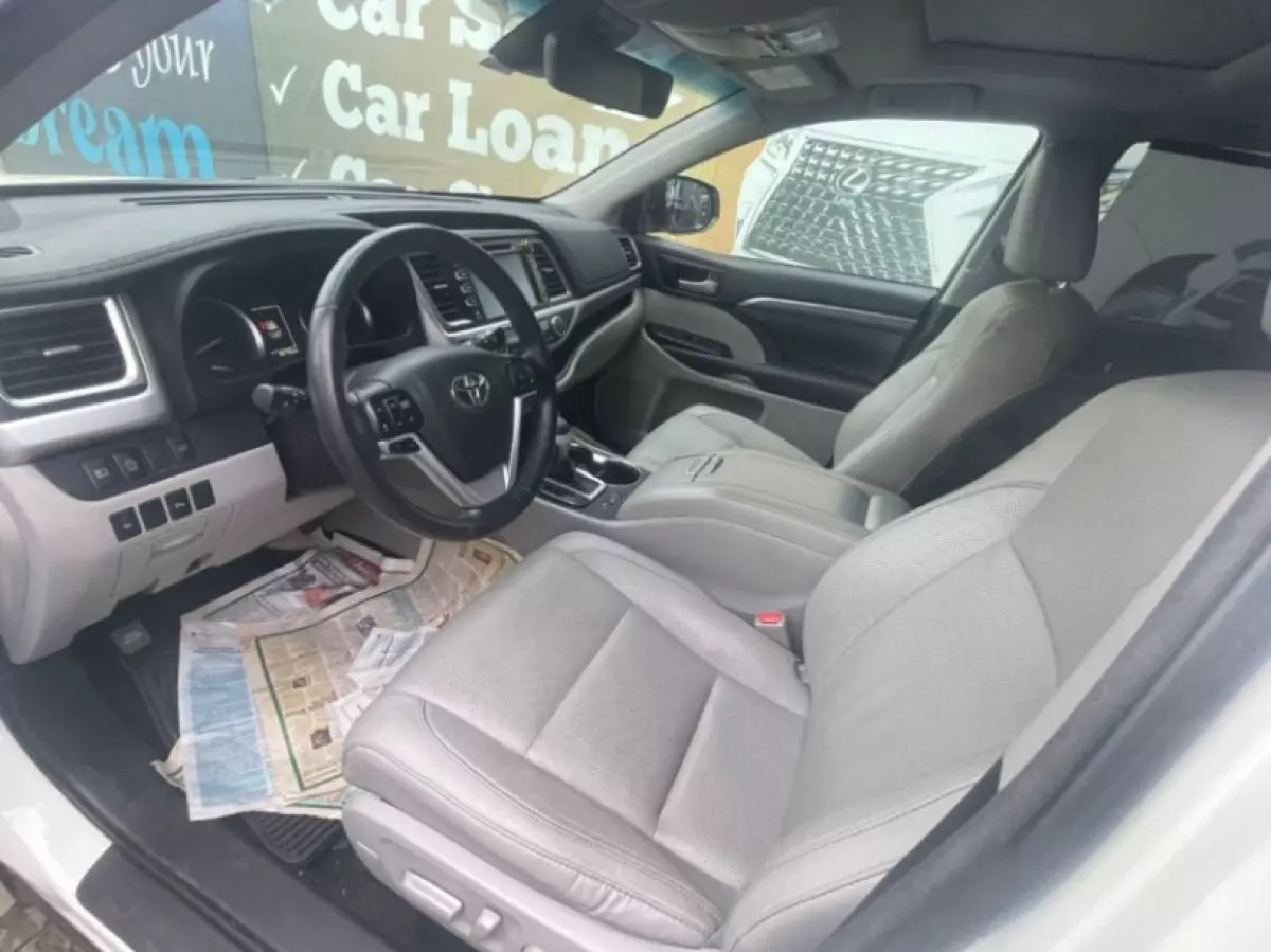 interiorFront