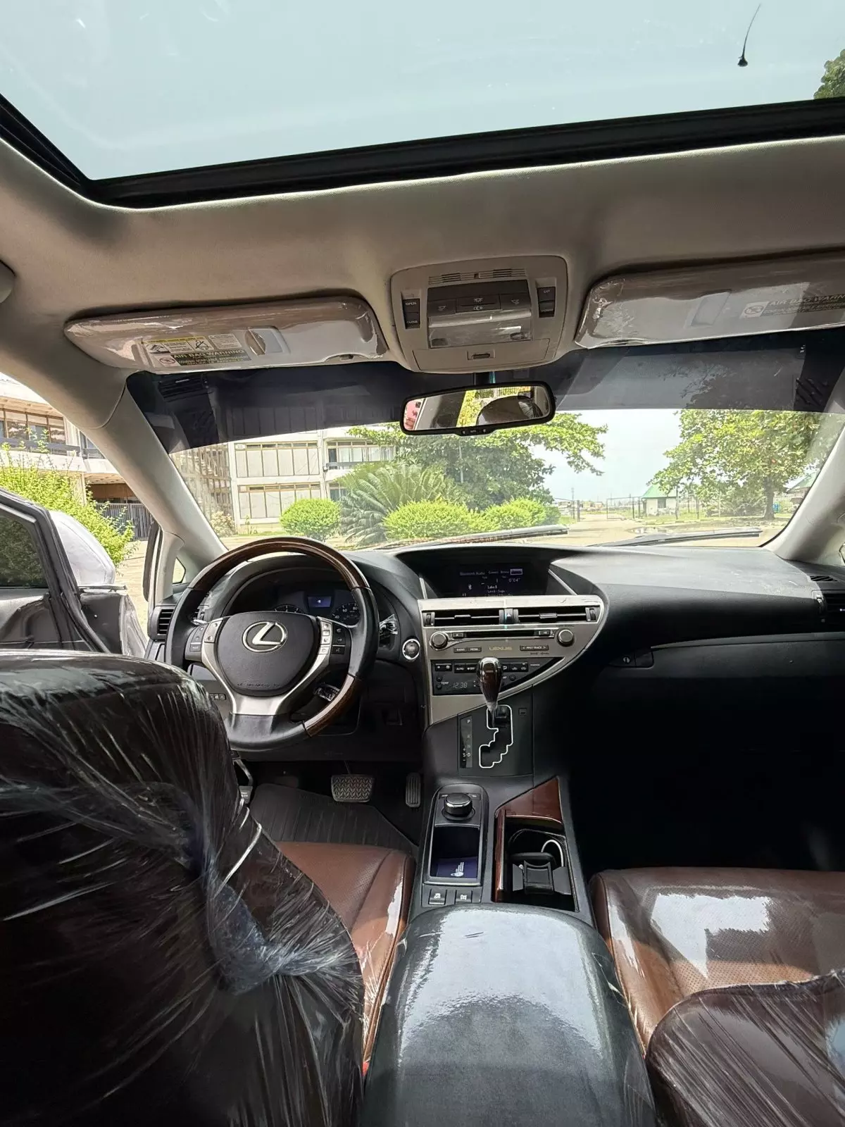 interiorFront