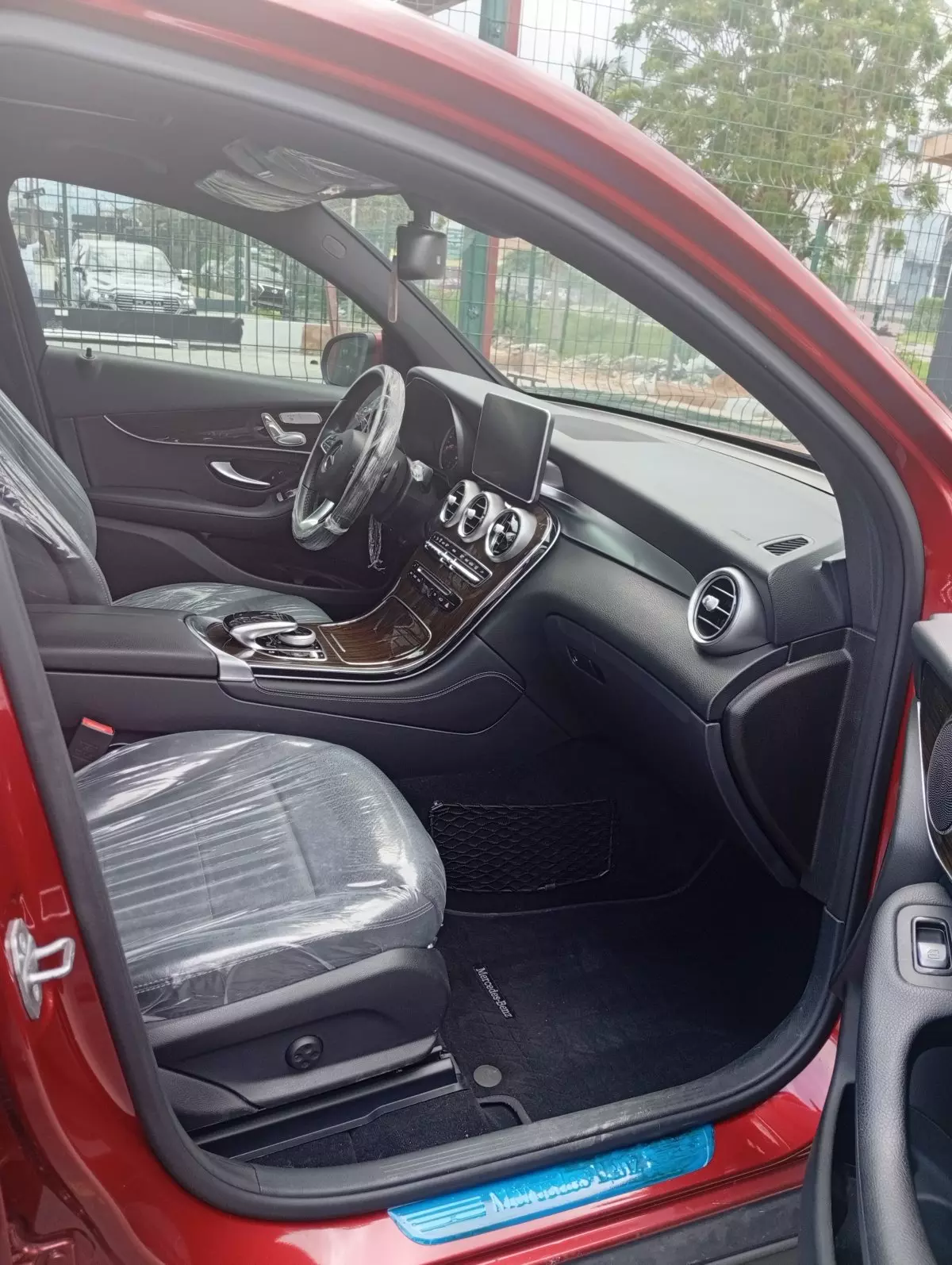 interiorFront