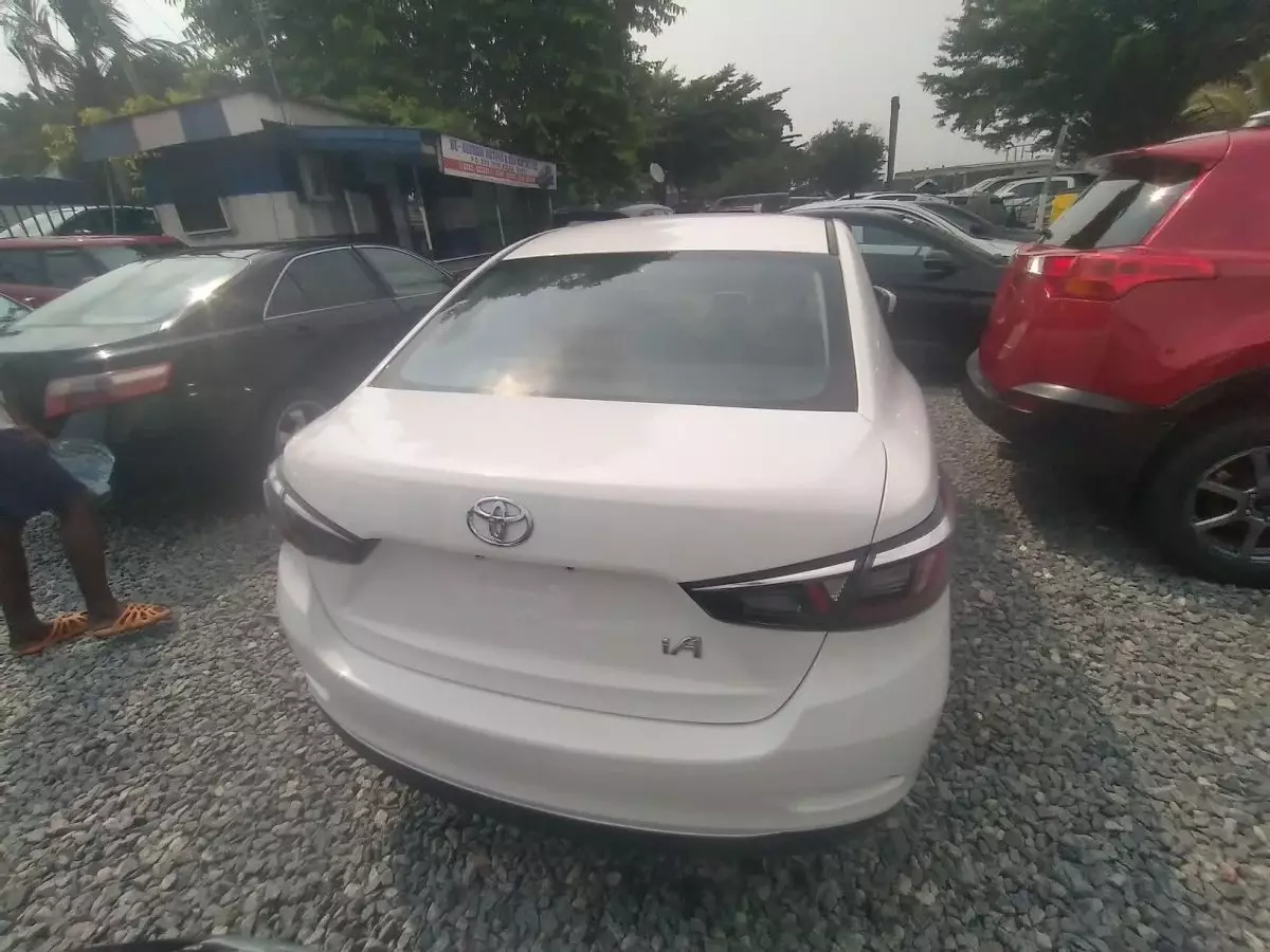 car Back