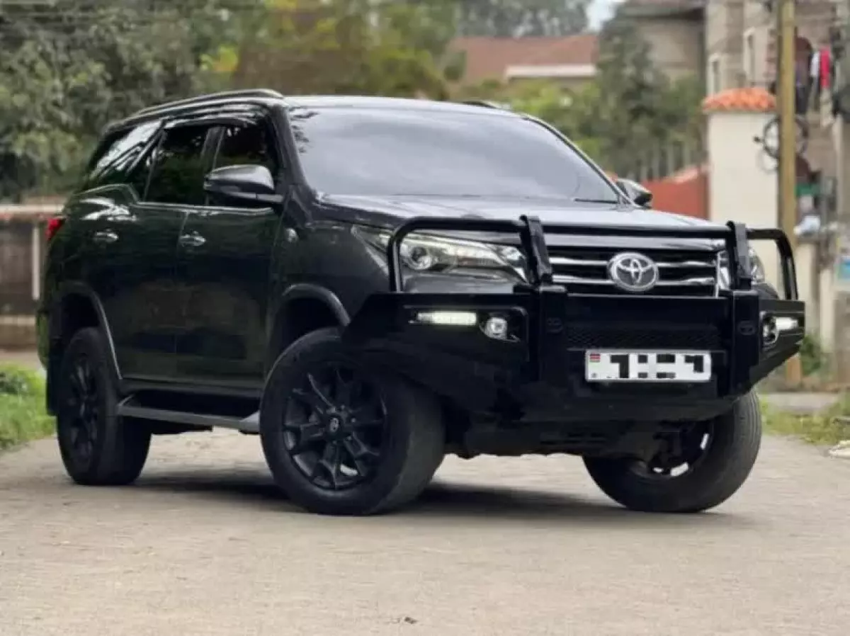 Toyota Fortuner - 2018