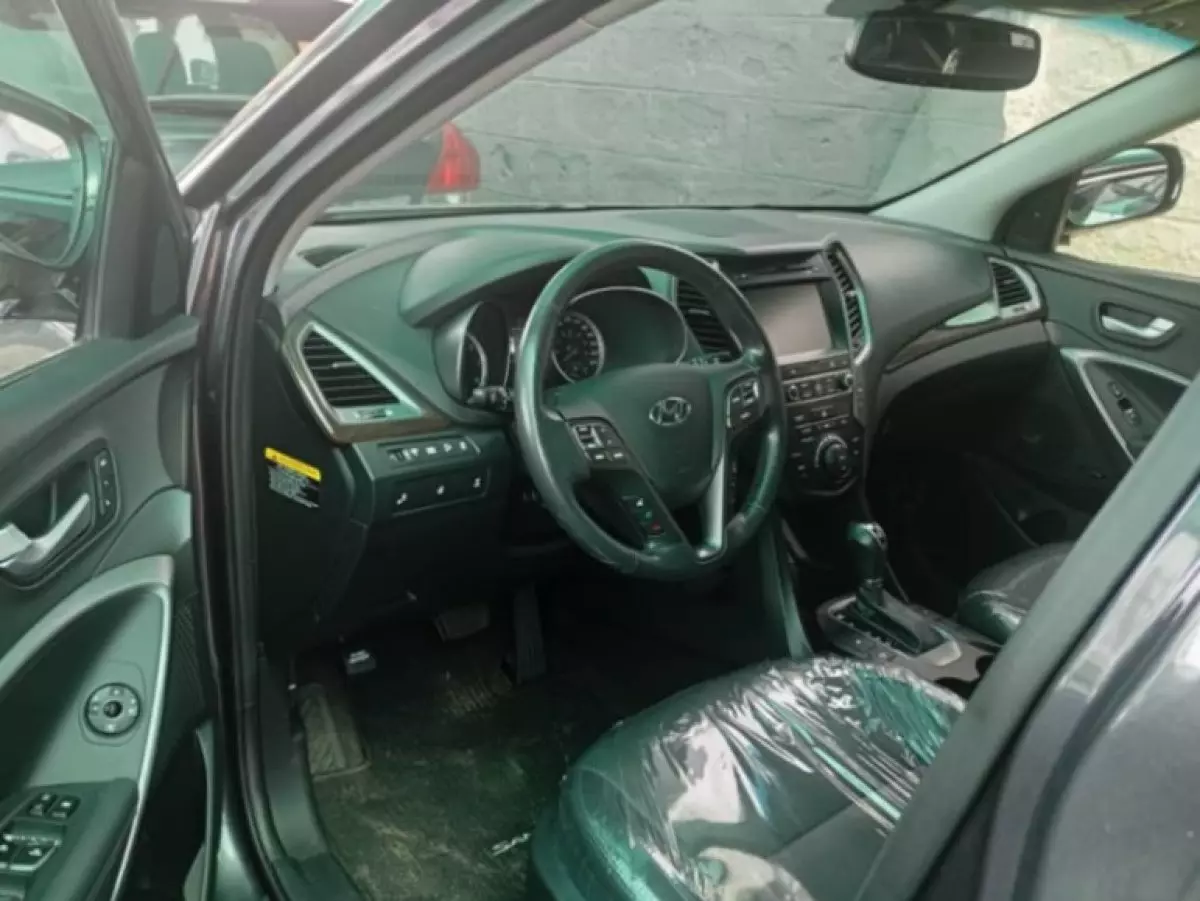 interiorFront