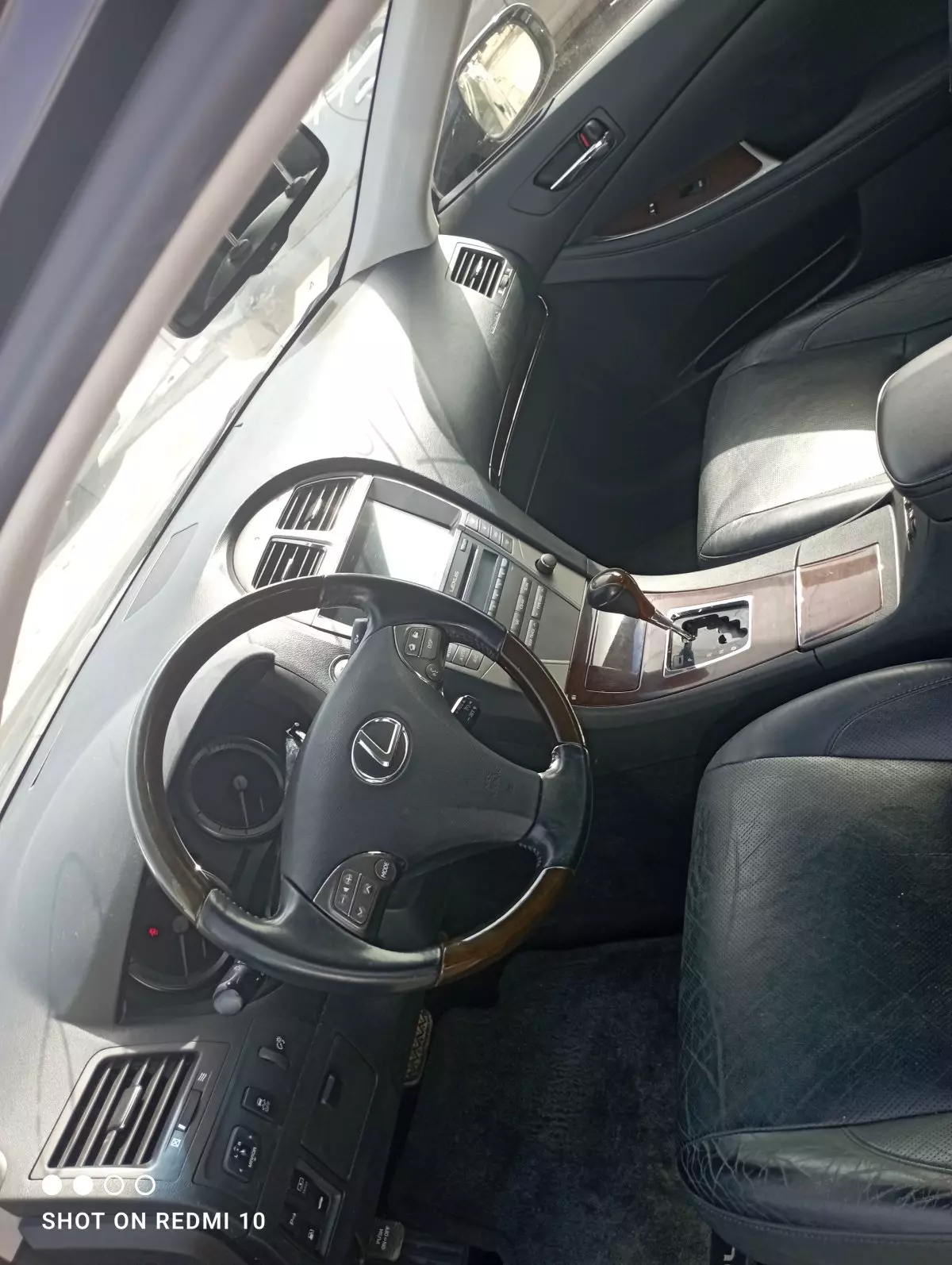 interiorFront