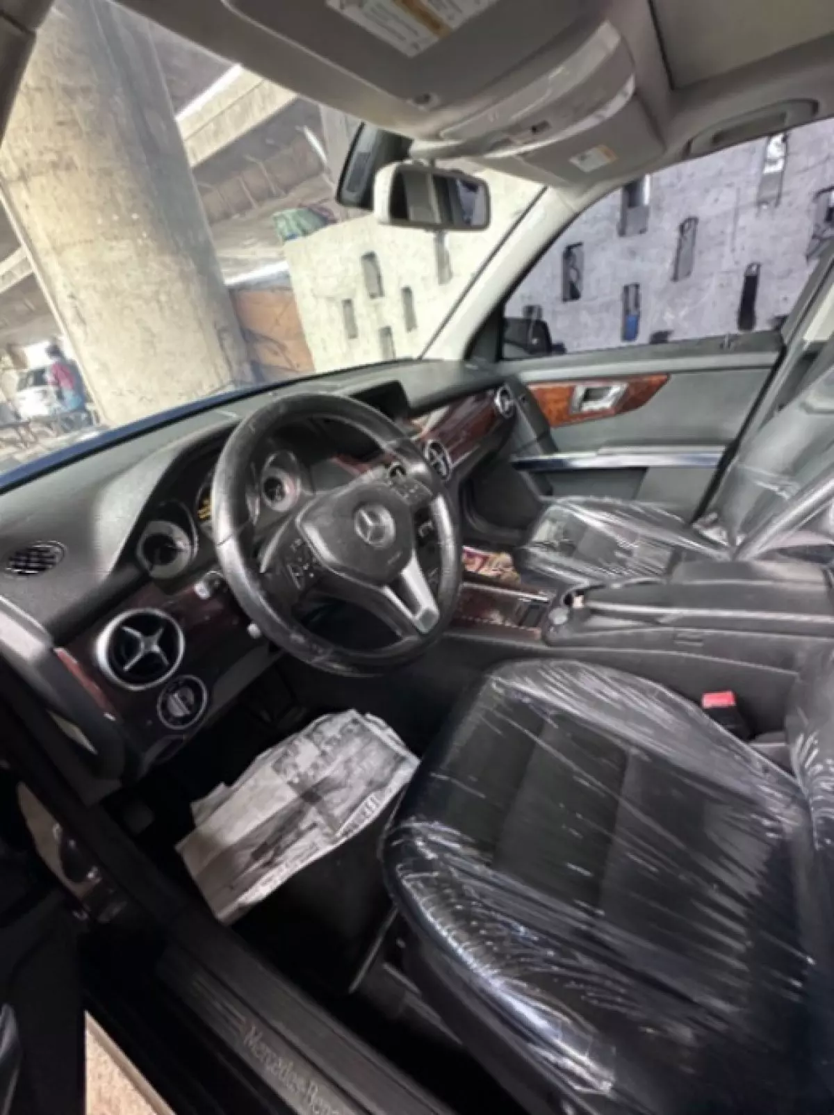 interiorFront