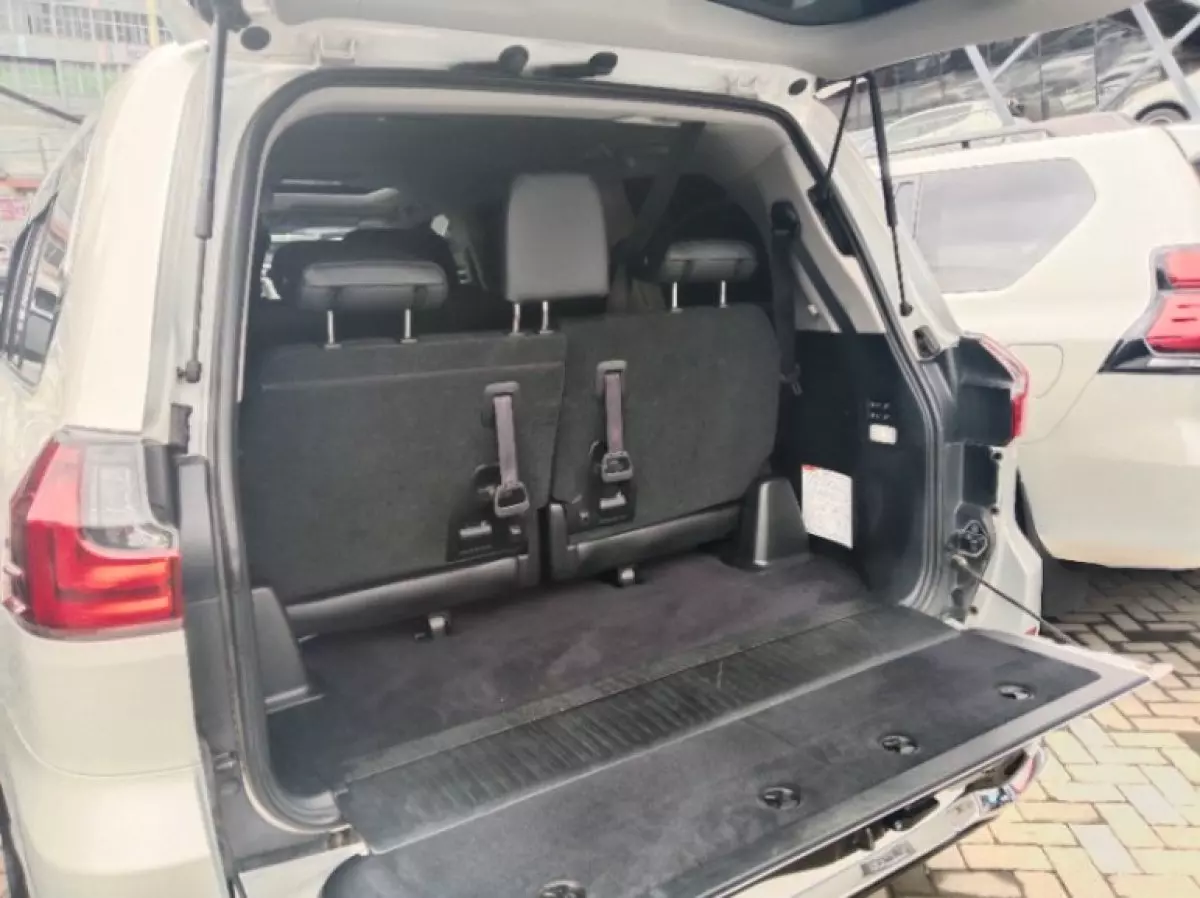 interiorBack