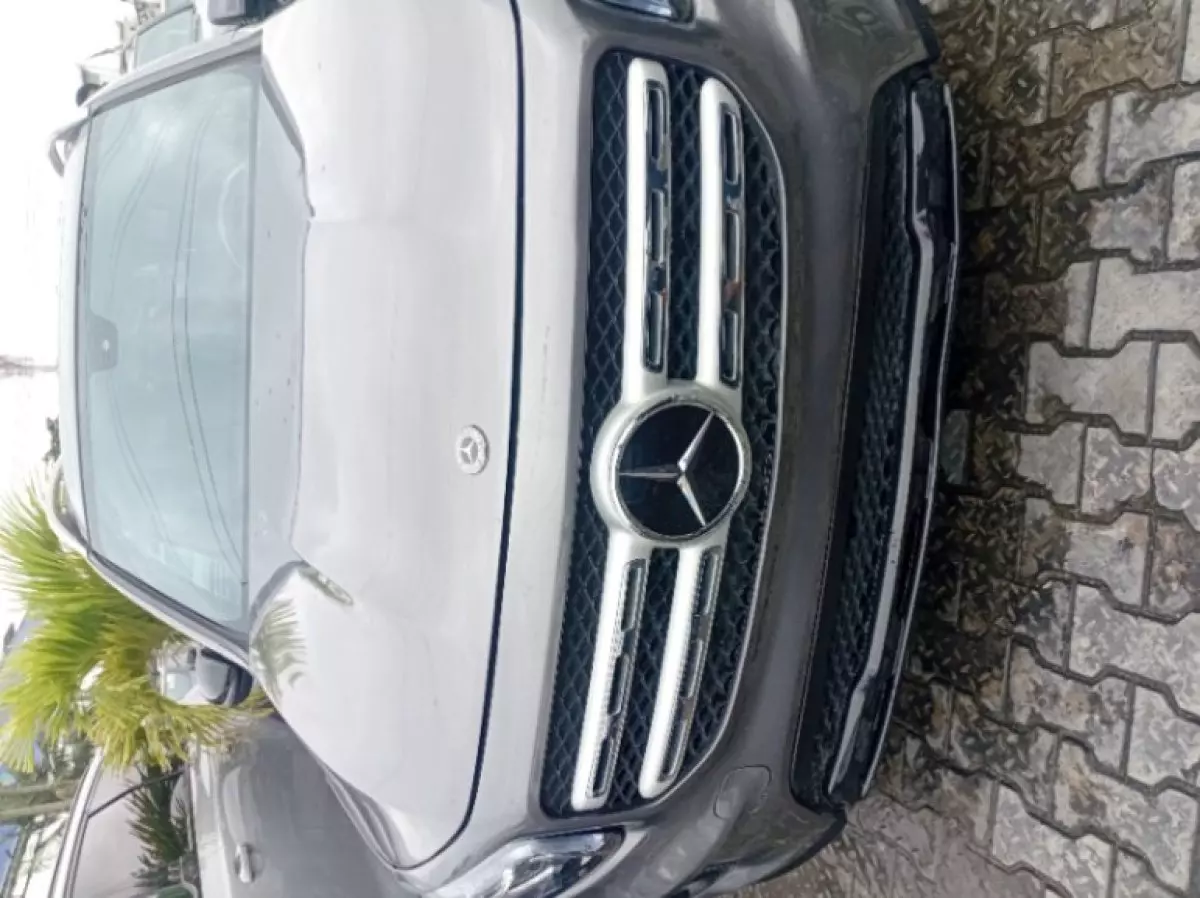 Mercedes-Benz GLB 250 - 2021