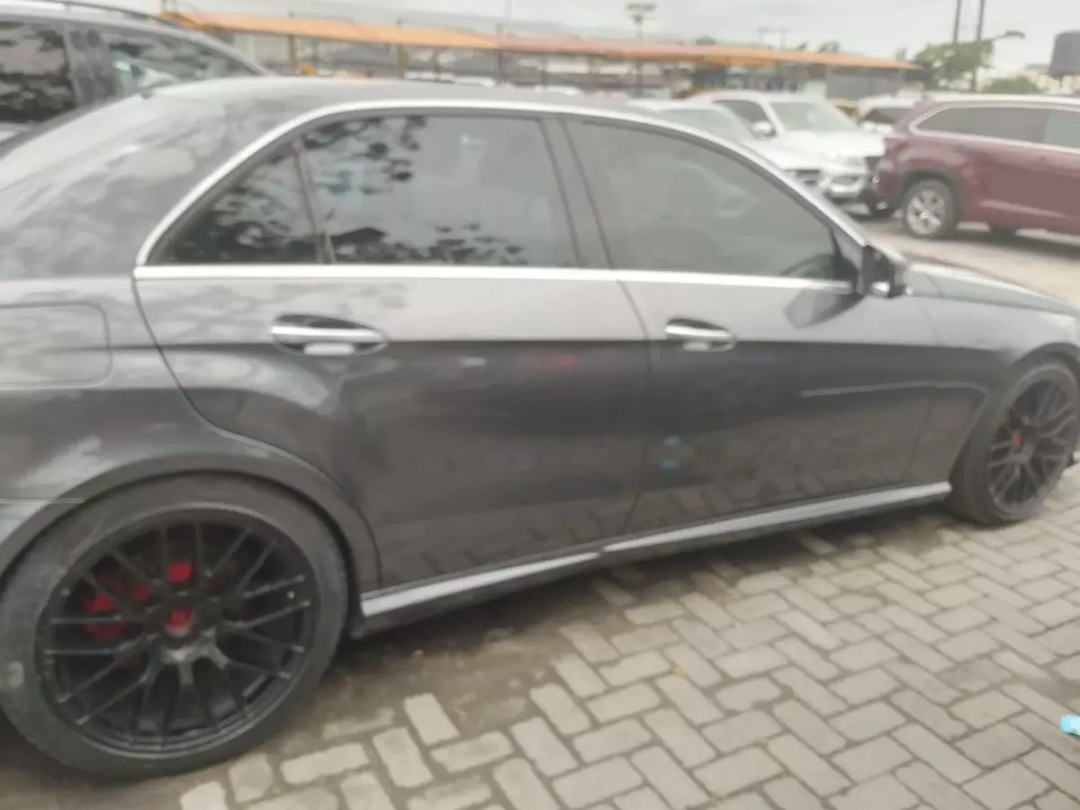 Mercedes-Benz E 350 - 2012