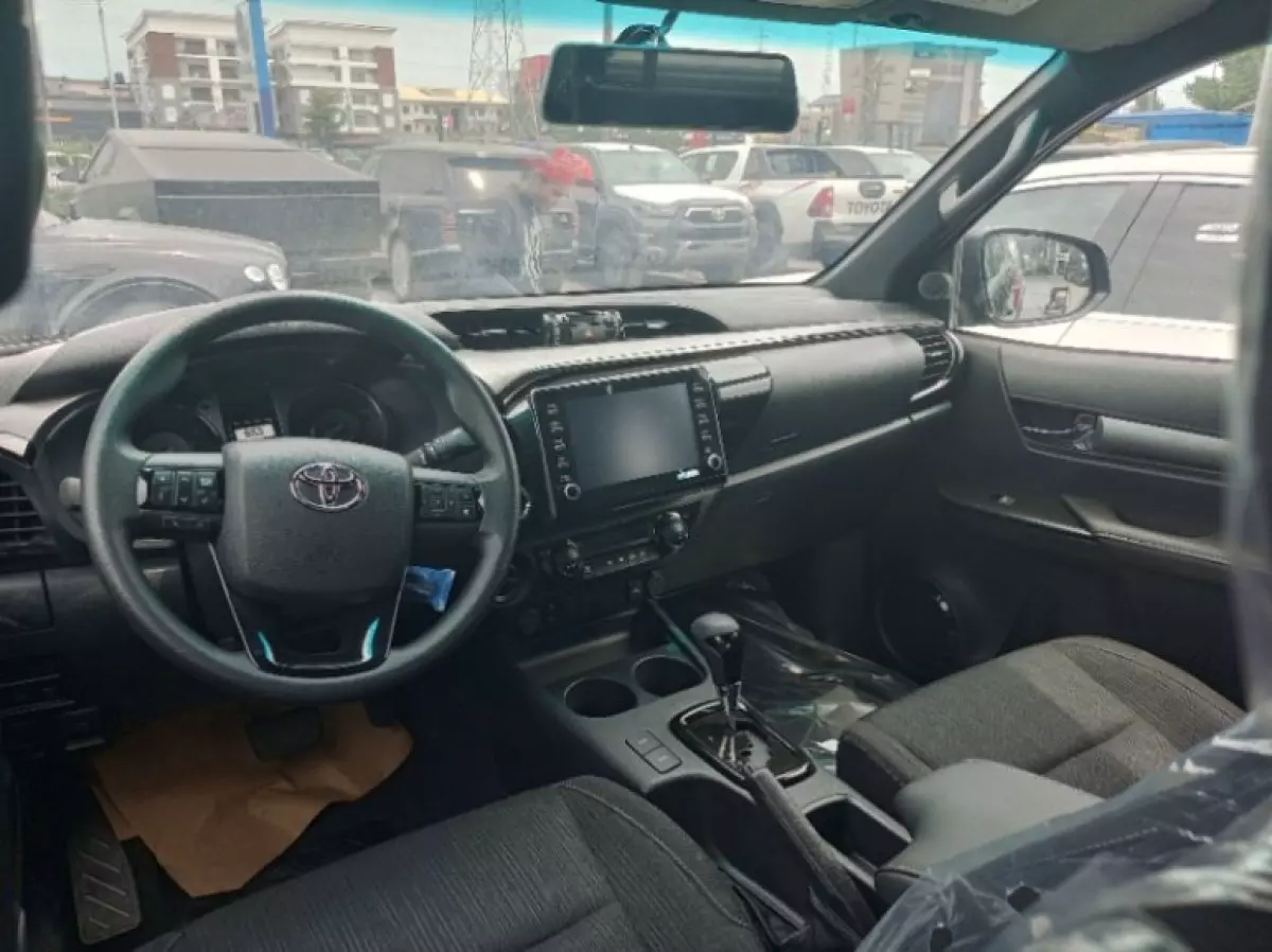 interiorFront