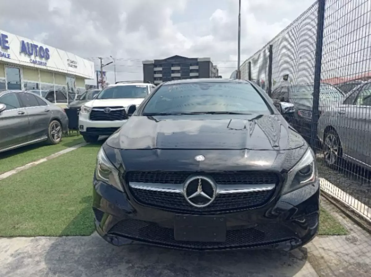 Mercedes-Benz CLA 250 - 2015