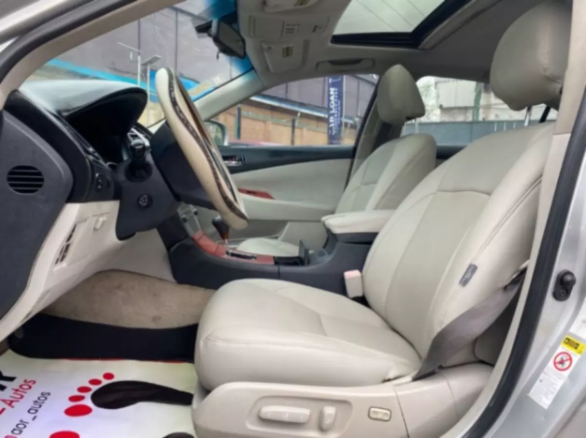 interiorFront