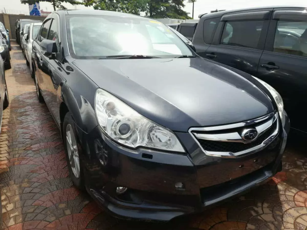 Subaru Legacy - 2010