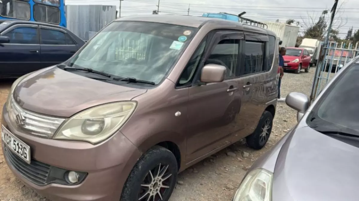SUZUKI Solio - 2011