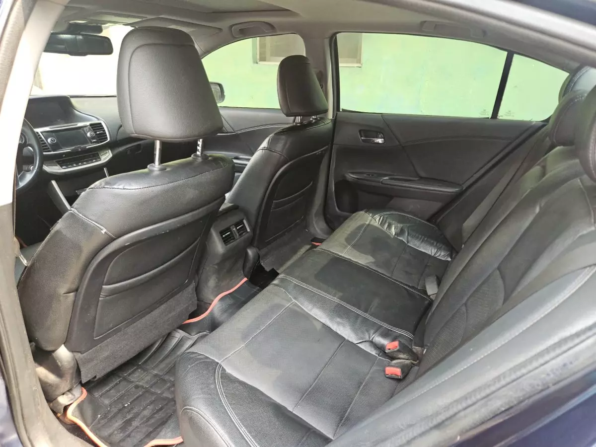 interiorBack