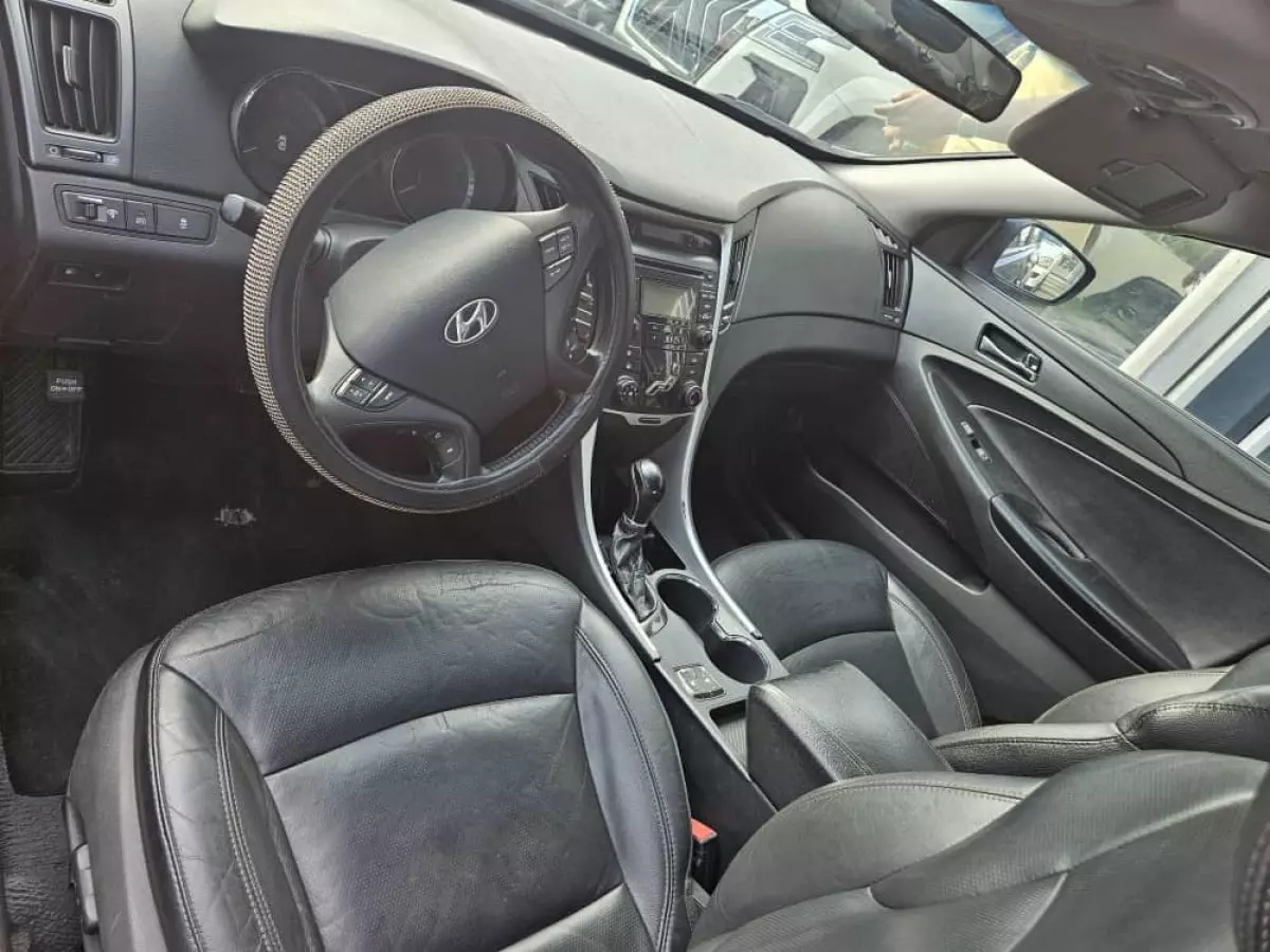 interiorFront