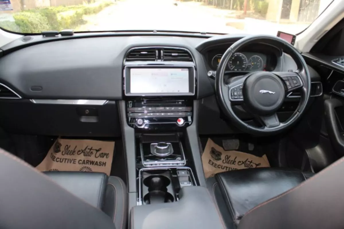 interiorFront