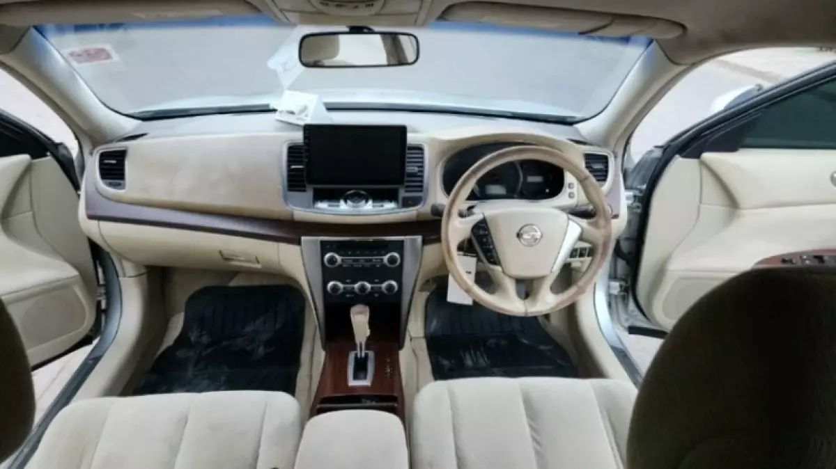 interiorFront