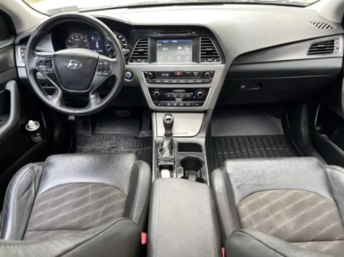 interiorFront