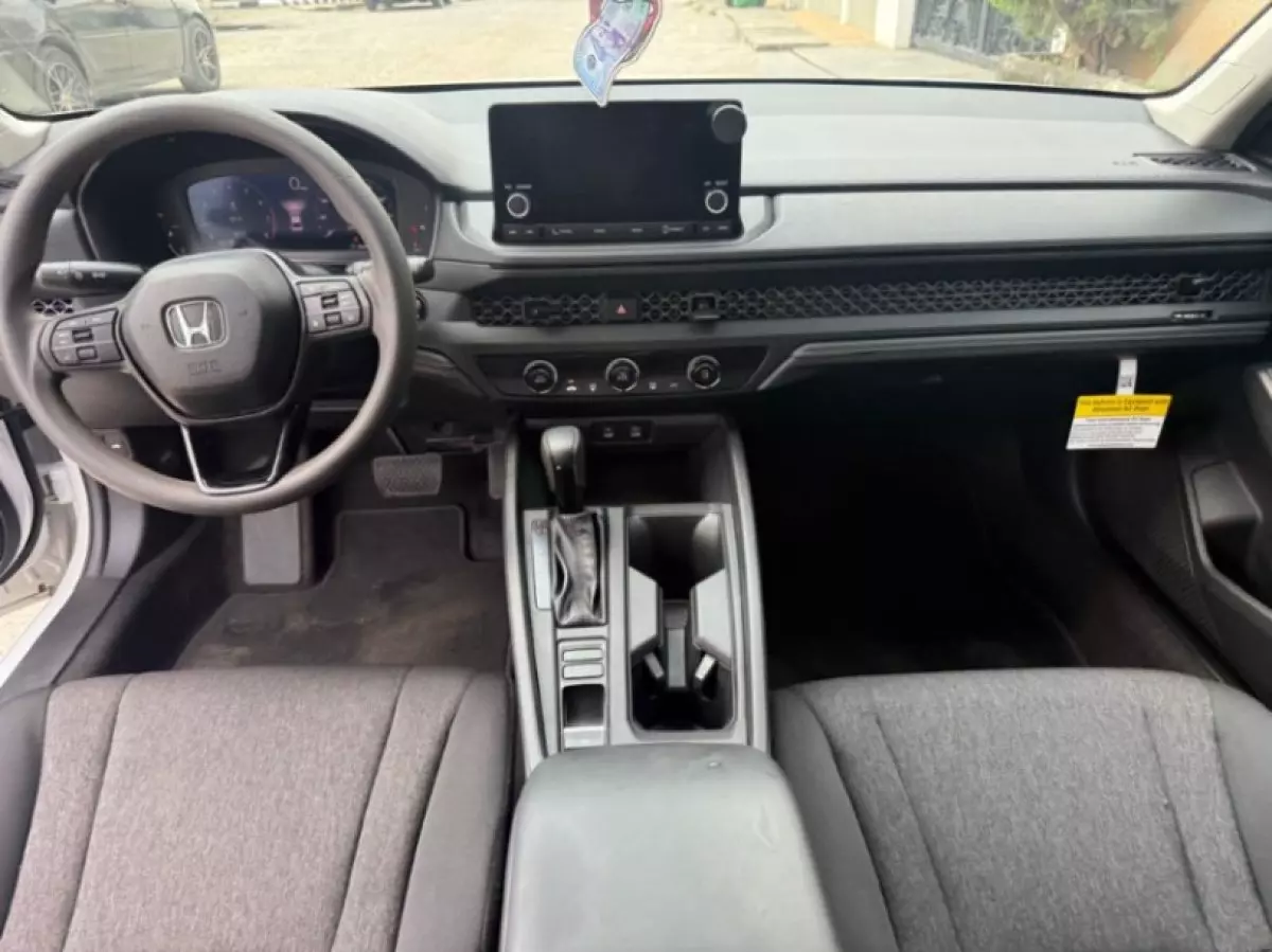 interiorFront