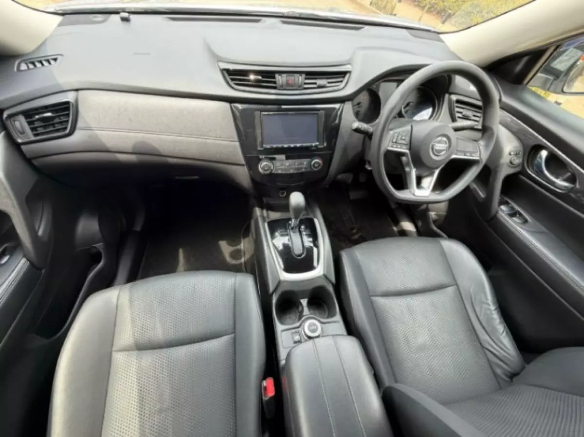 interiorFront