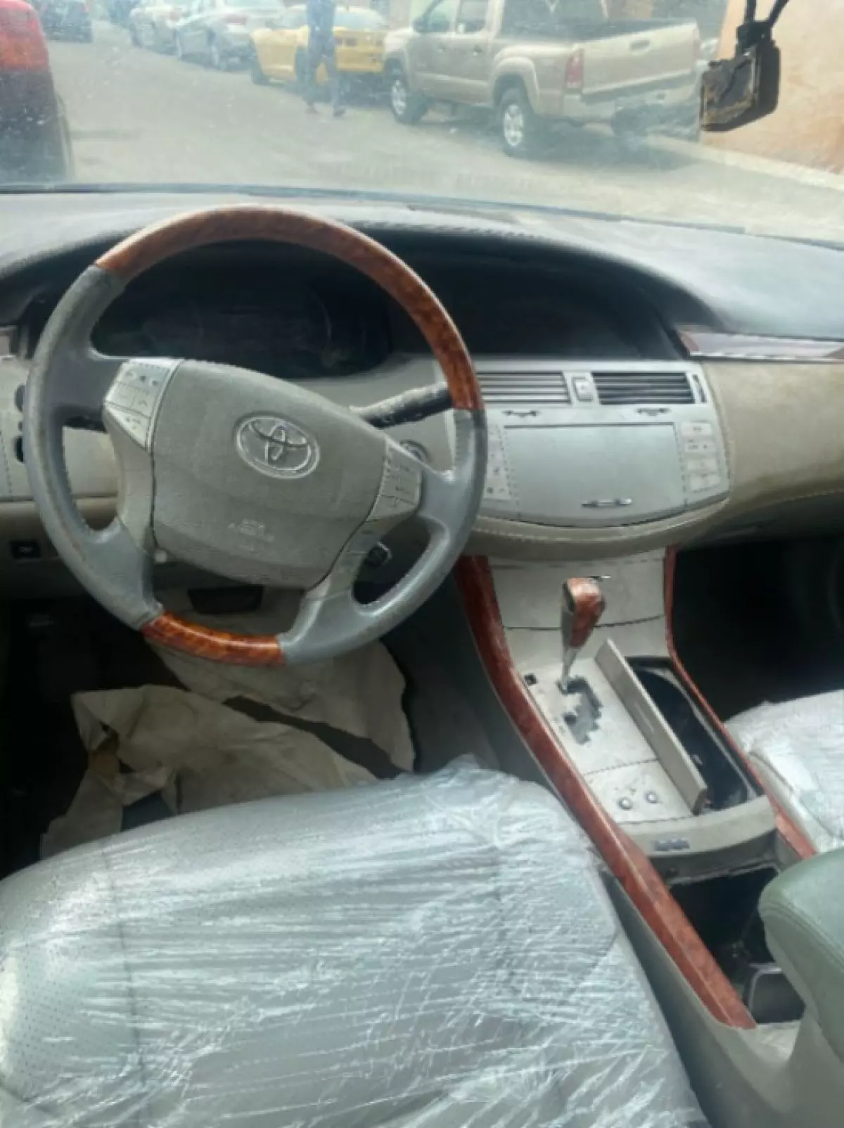 interiorFront