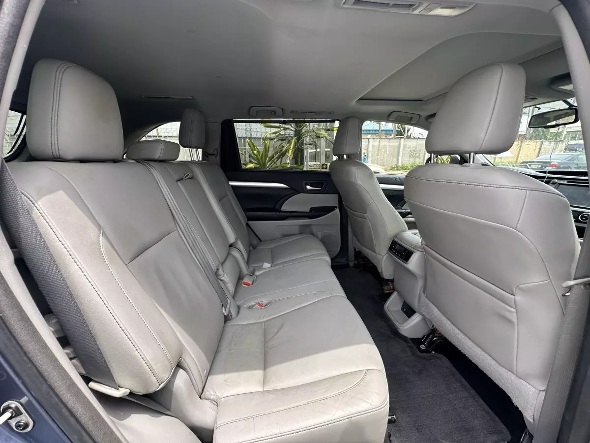 interiorBack