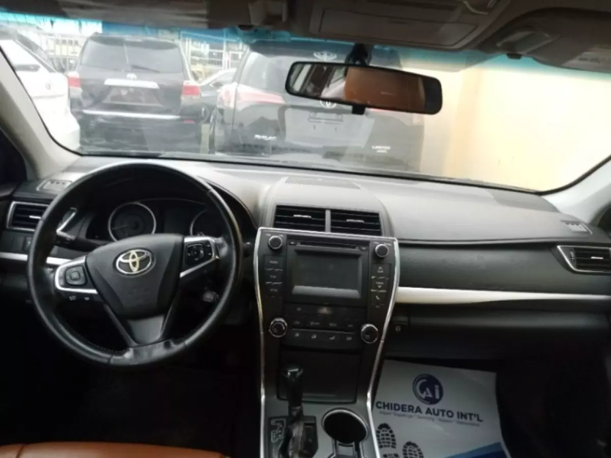 interiorFront