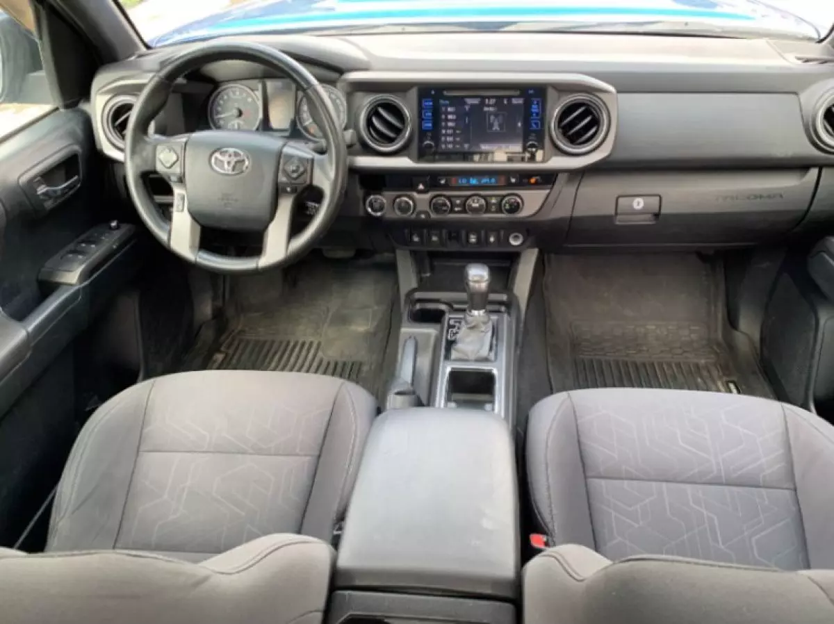 interiorFront
