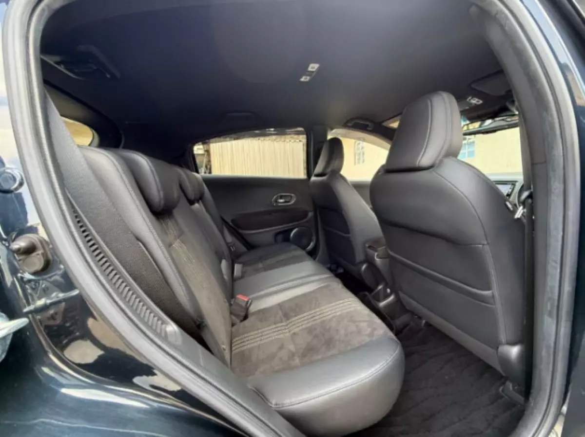 interiorFront