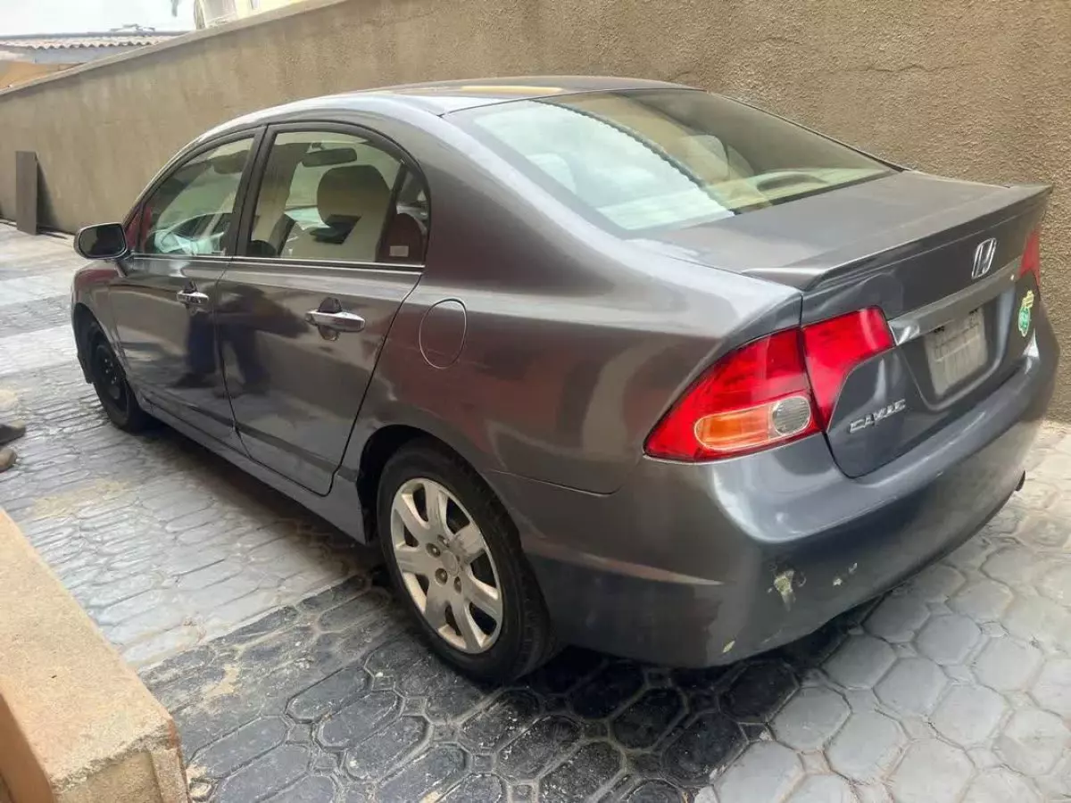 car Right Back