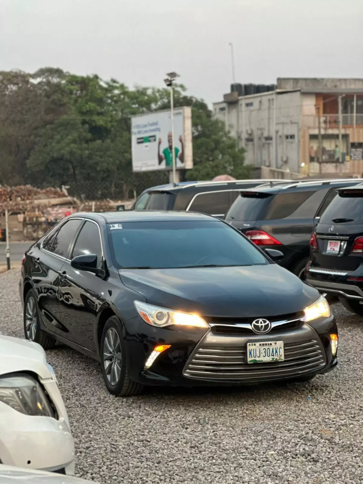 Toyota Camry - 2016