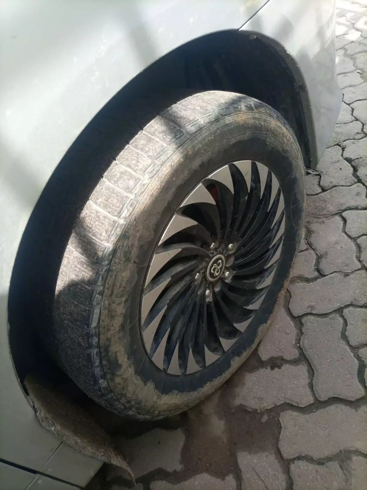 tyre1