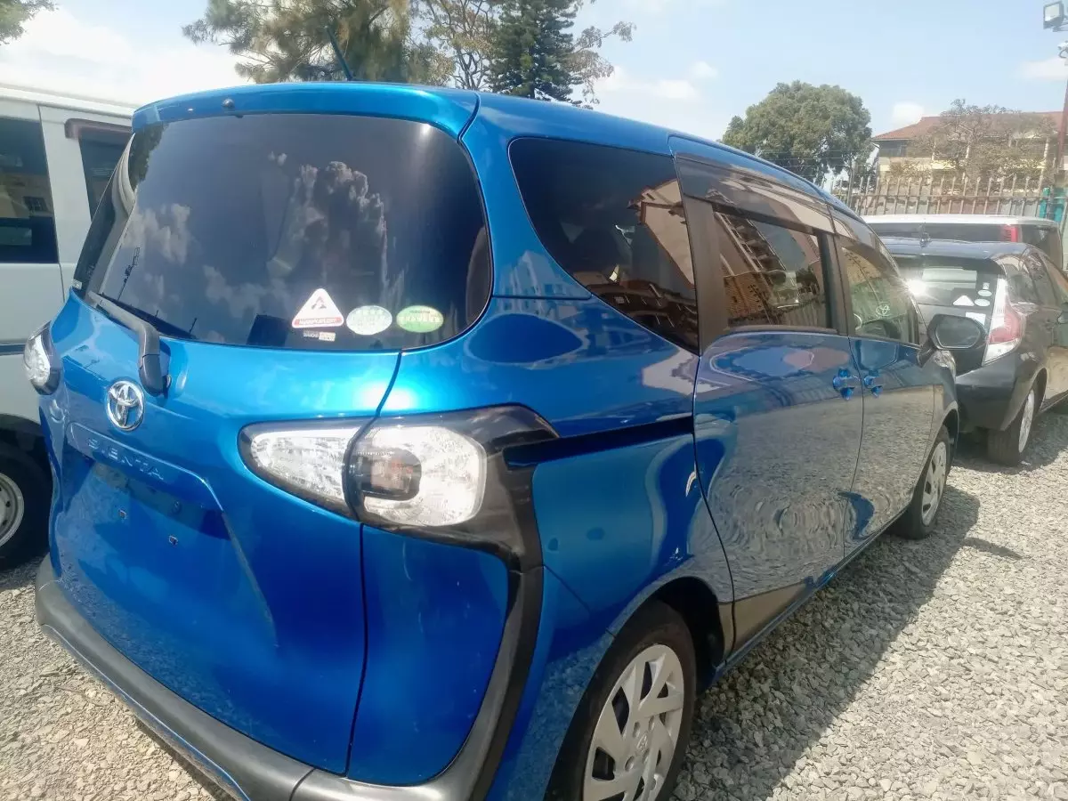 car Right Back