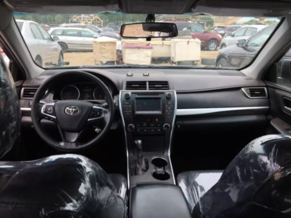 interiorFront