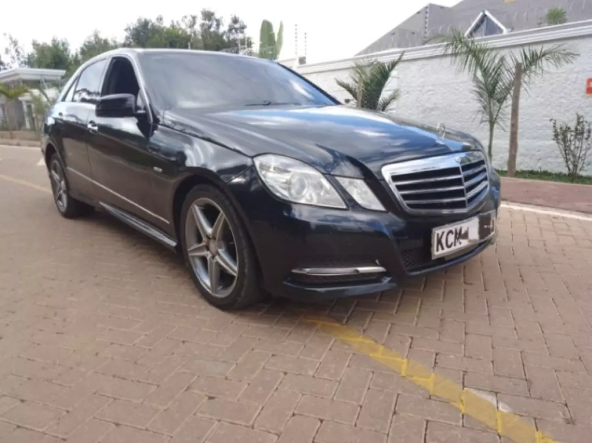 Mercedes-Benz E250 - 2010
