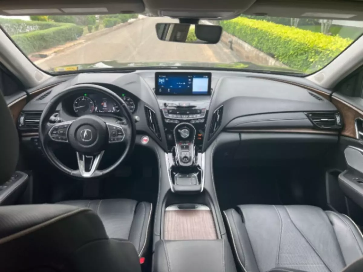 interiorFront