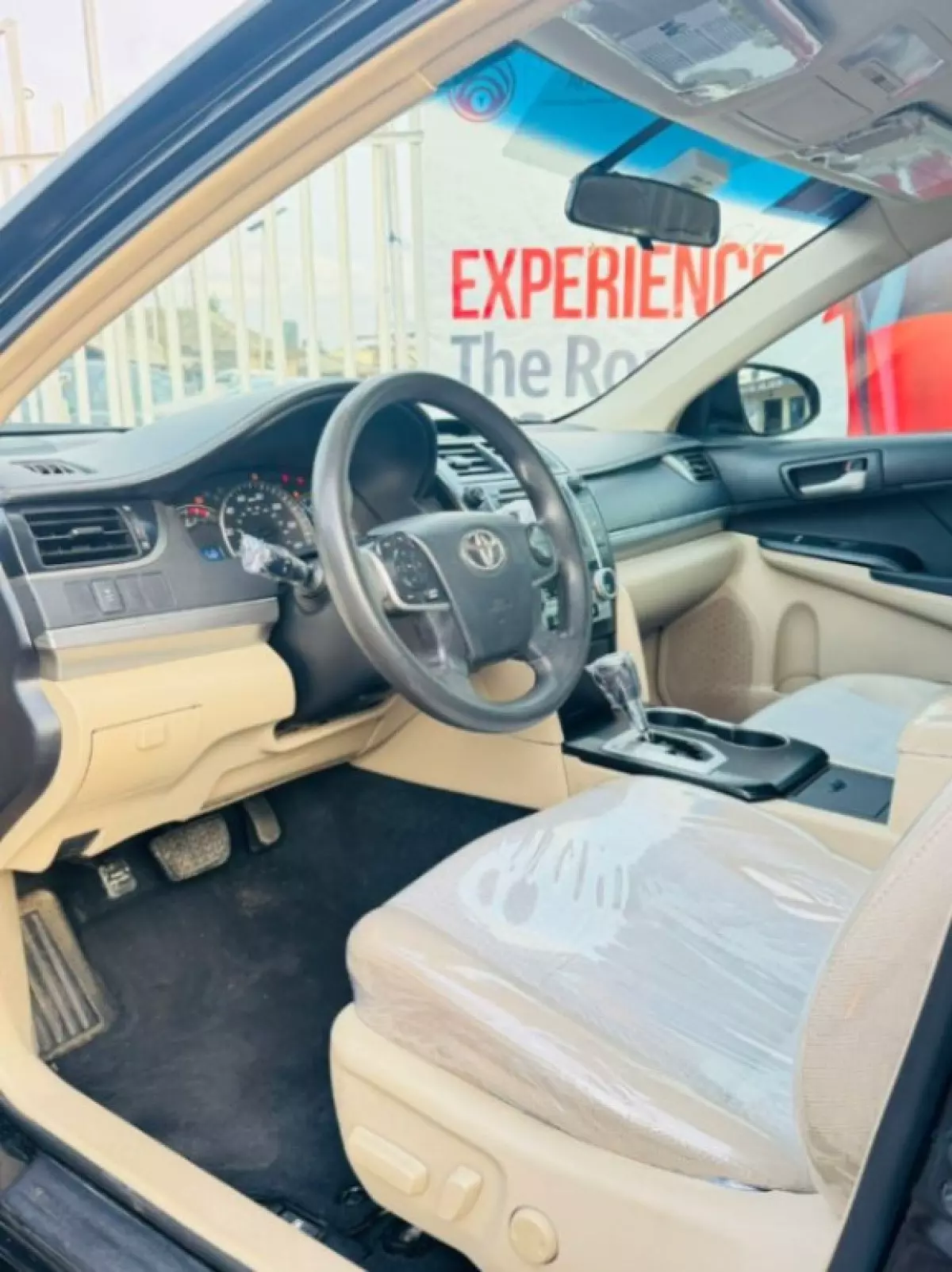 interiorFront
