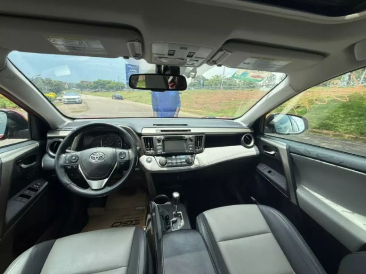 interiorFront