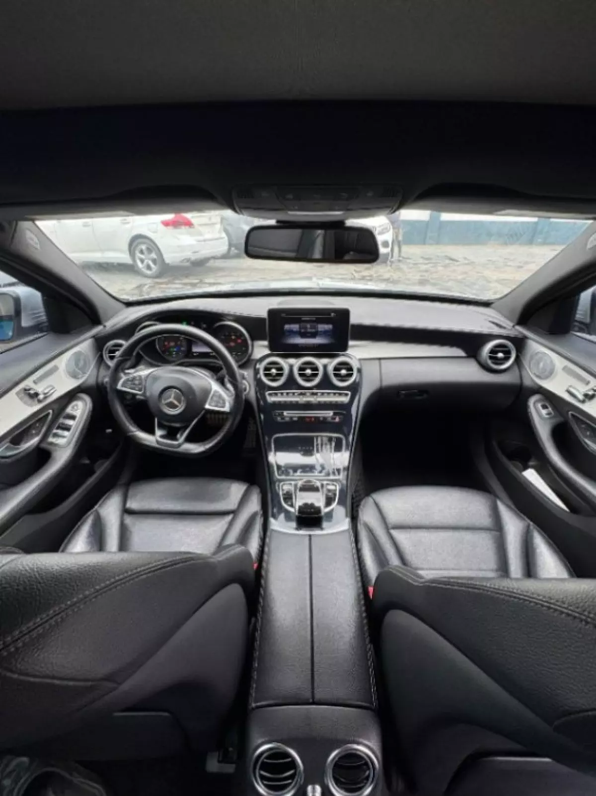 interiorFront