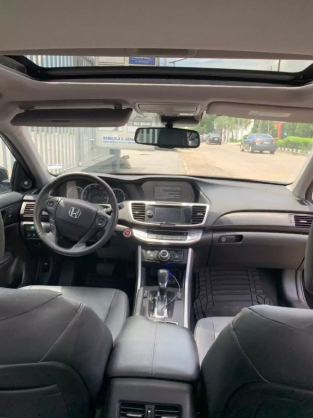 interiorFront