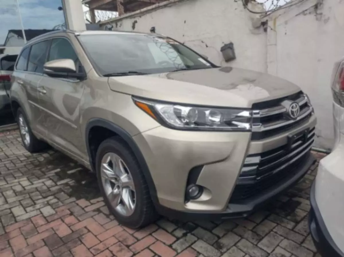 Toyota Highlander - 2015