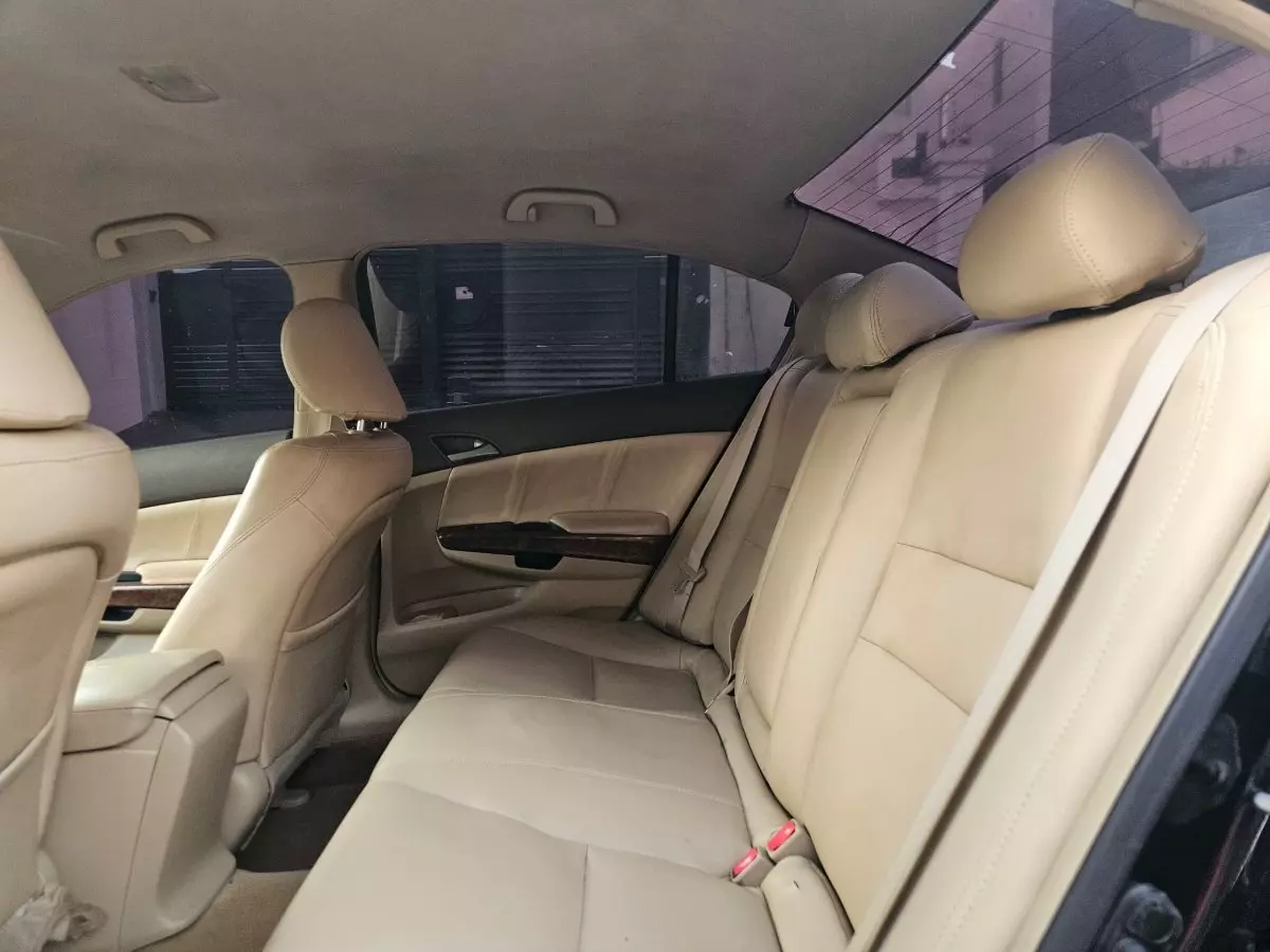 interiorBack