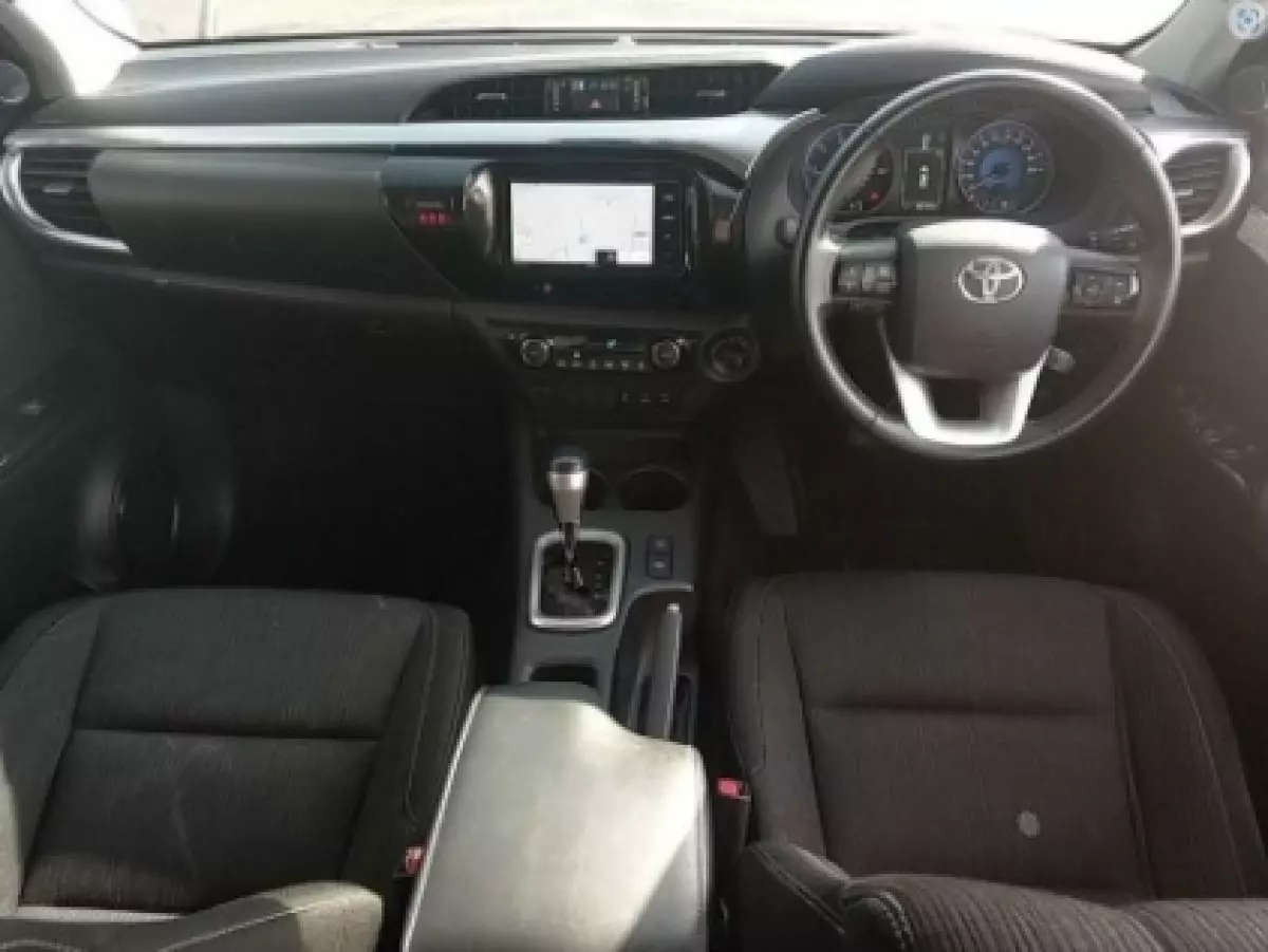 interiorFront