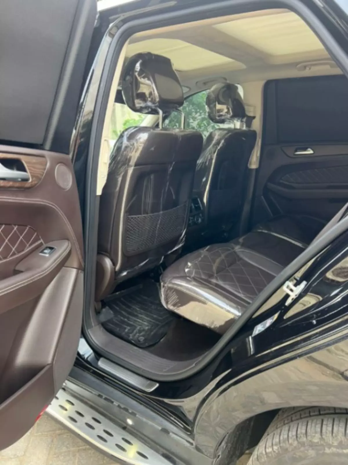 interiorBack