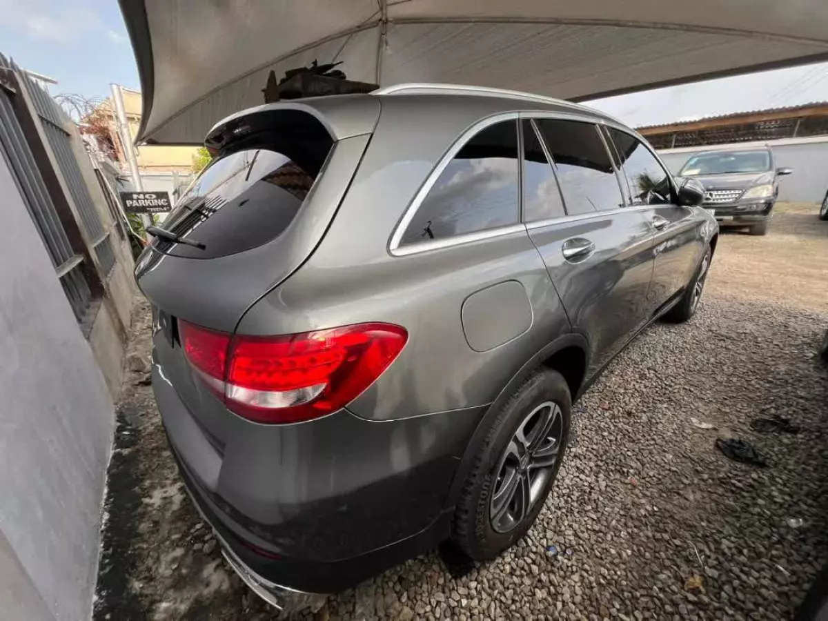 car Back
