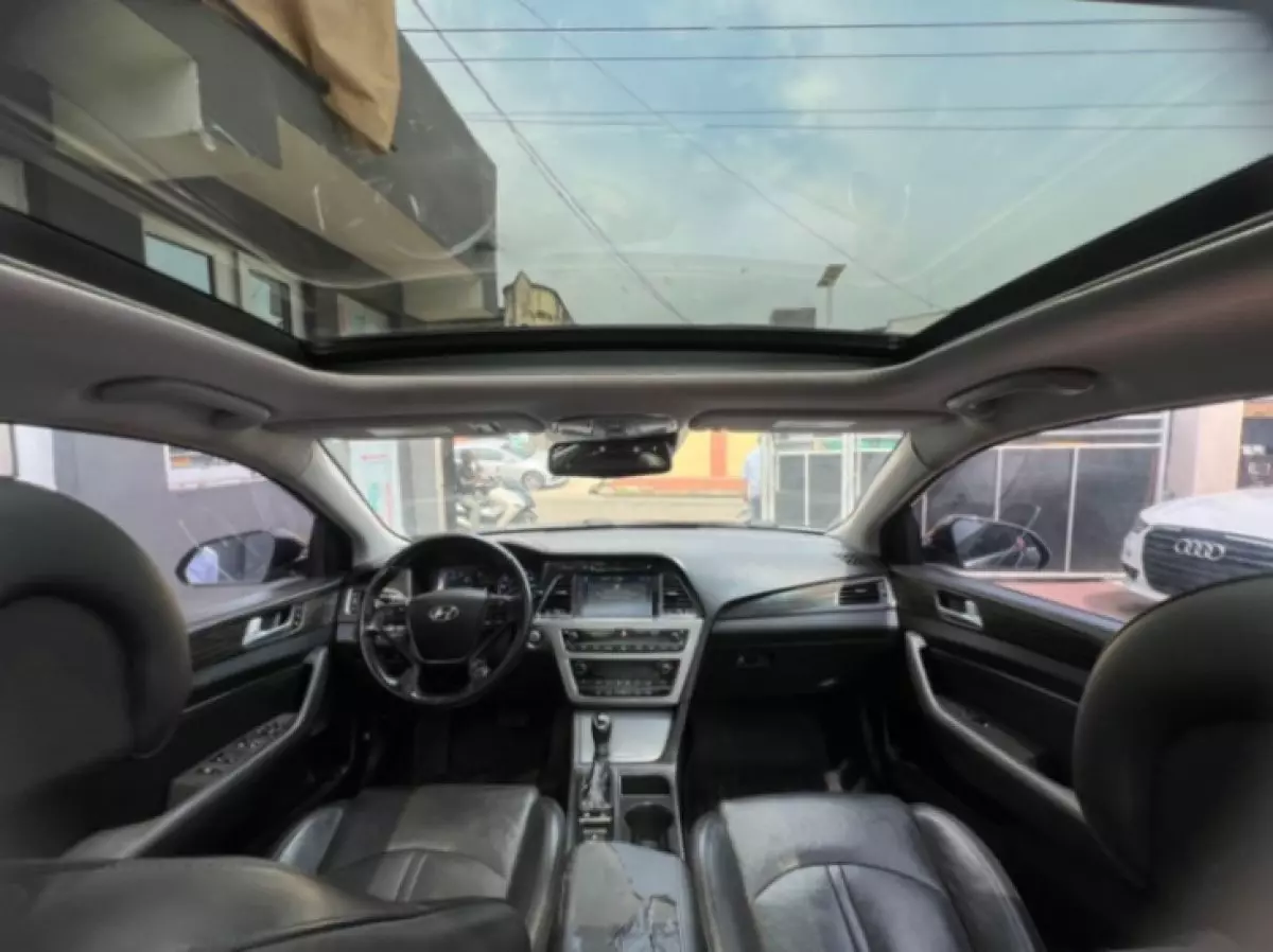interiorFront