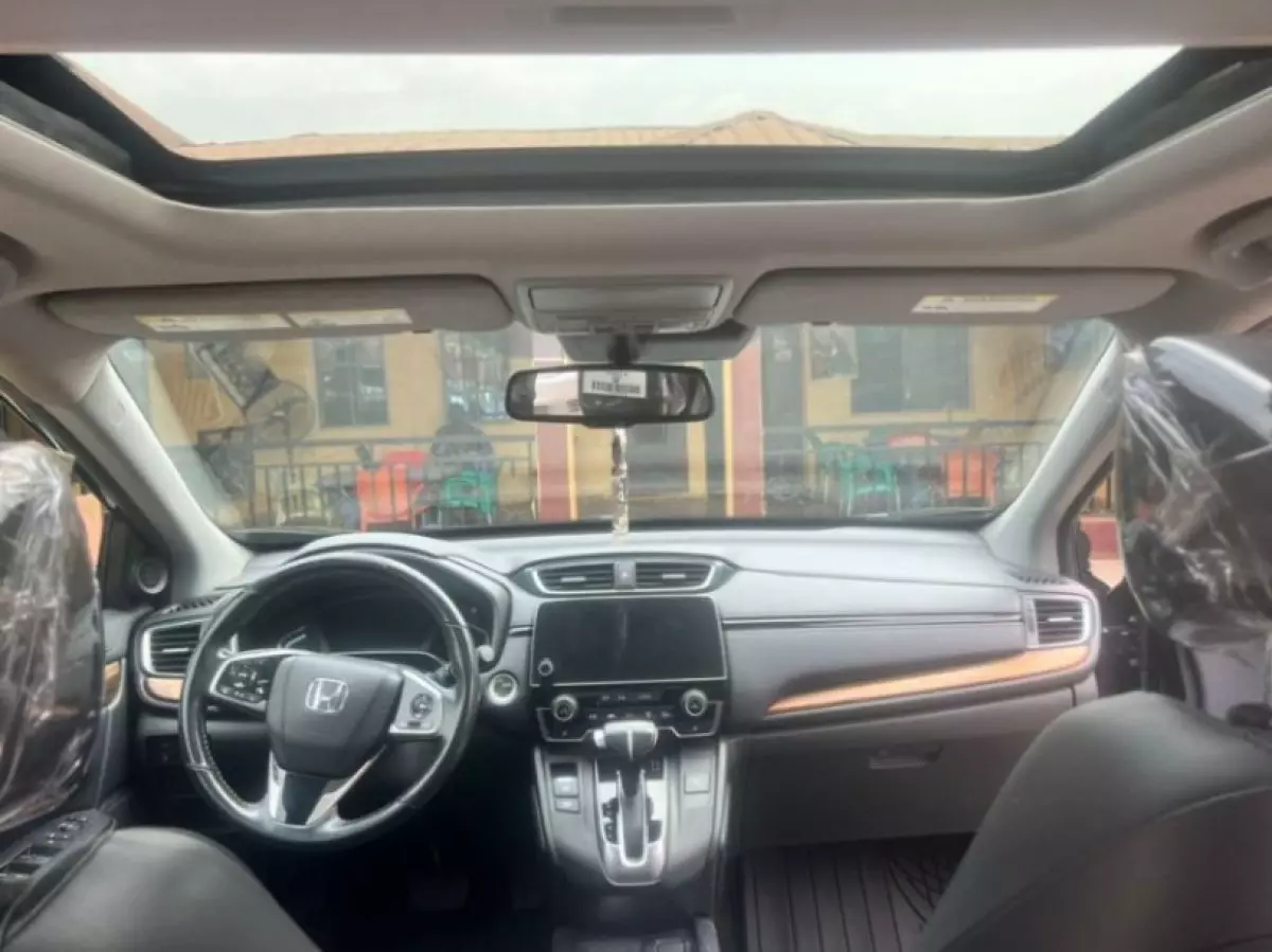 interiorFront