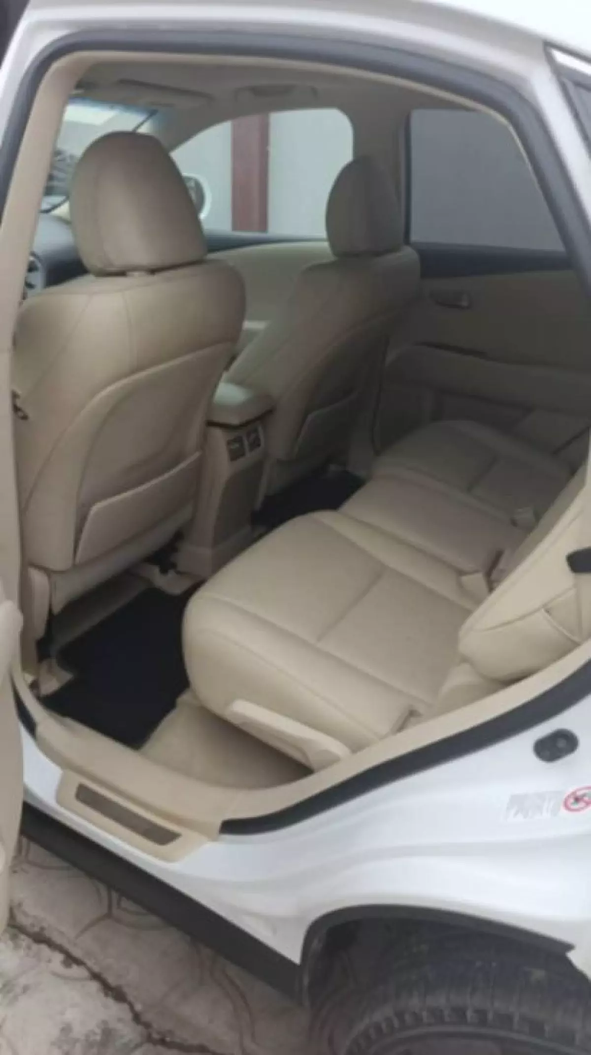interiorBack